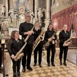 Die Mitglieder des G'mischten Sax beim Abschlussapplaus